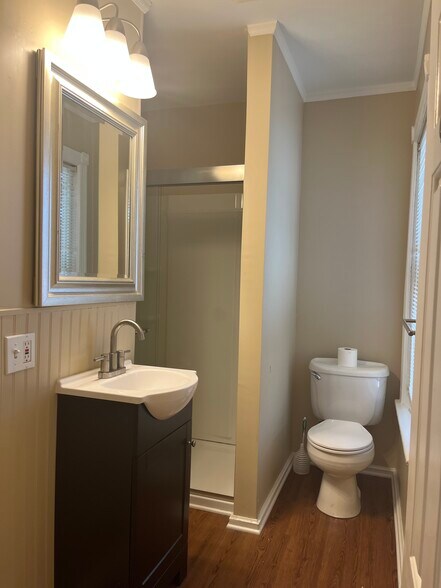 bathroom - 715 Cattell St