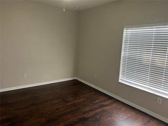 Building Photo - 2262 Grand Central Pkwy