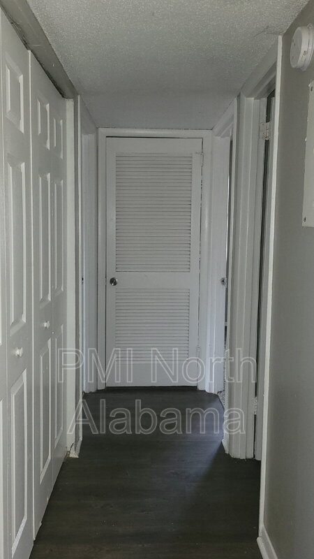 Building Photo - 906 Candlewood Dr NW