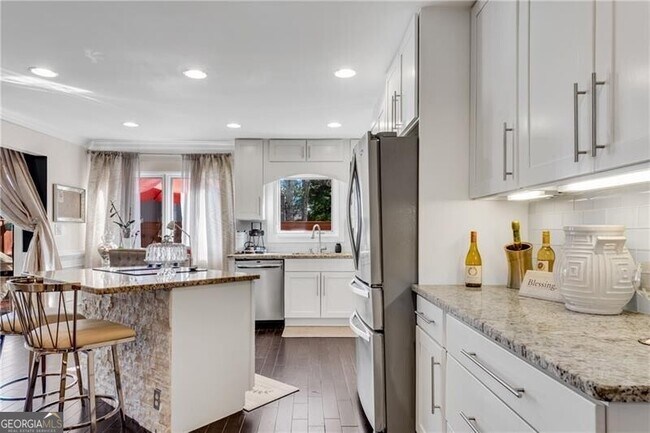 Building Photo - 54 Basswood Cir NE