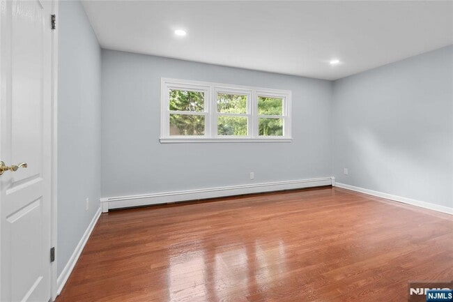 Building Photo - 230 Orchard Dr