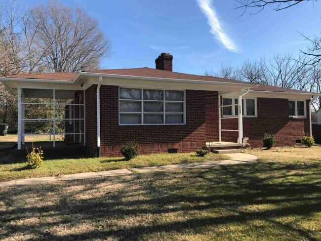 Building Photo - 1107 Westmoreland Dr