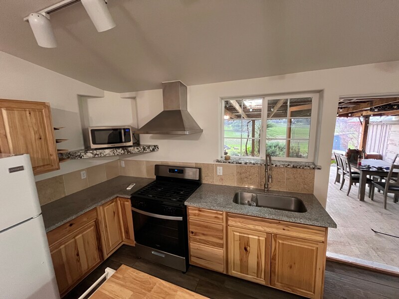 Building Photo - 6980 CA-16