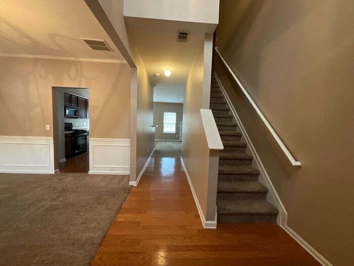 Building Photo - 504 Quinn Dr