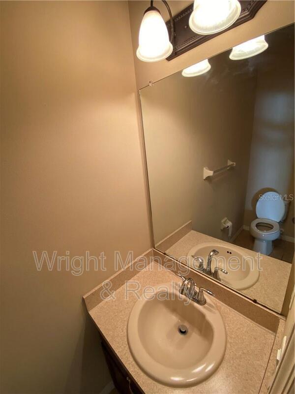 Building Photo - 7843 Foxgrove Dr