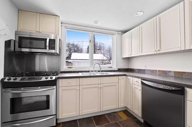 Building Photo - Whitefish cottage