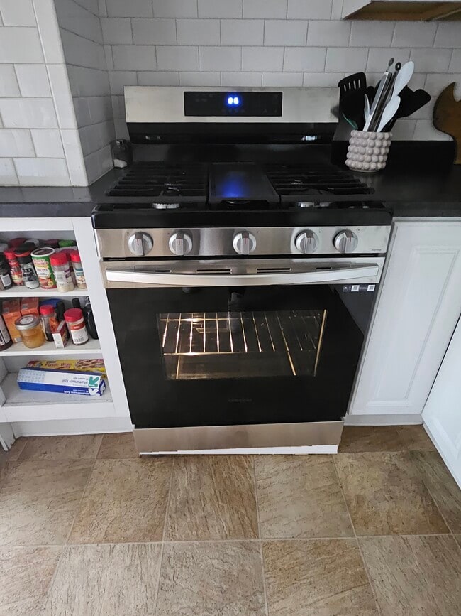 Building Photo - 126 N Franklin St