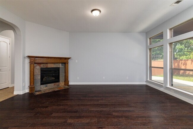 Building Photo - 305 Dorset Ct