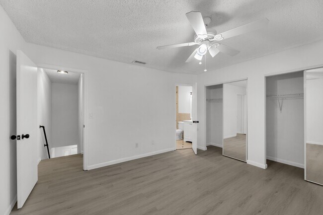 Building Photo - 904 Banks Rd