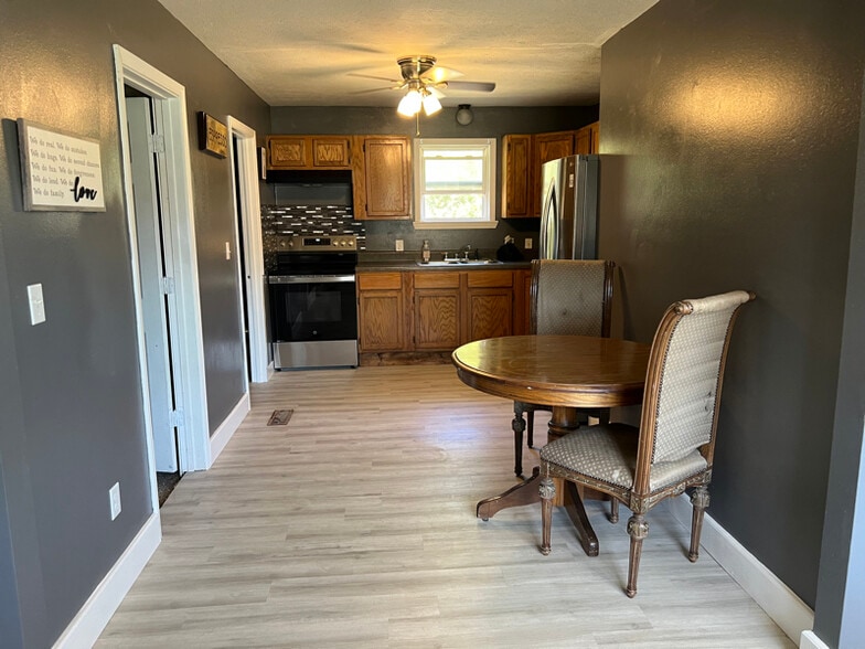 Building Photo - 171 Miller Ln