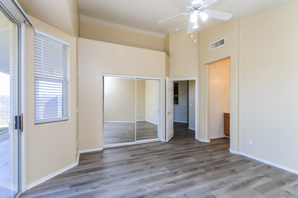 Building Photo - 2730 E Calle Del Norte Dr