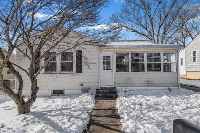 Building Photo - 4924 Greenwood St