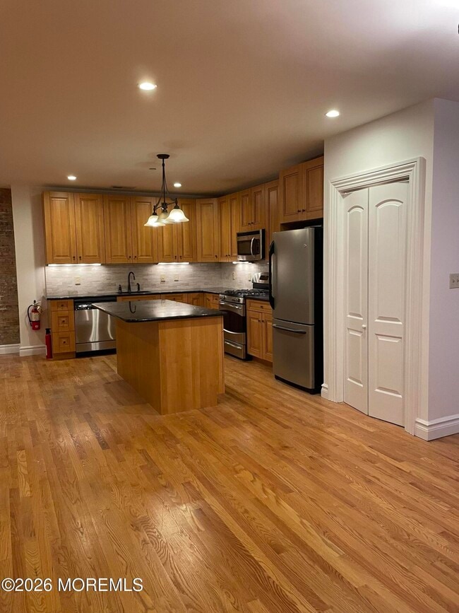 Building Photo - 8 E Front St