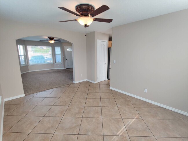 Building Photo - 3915 Hayden Ln