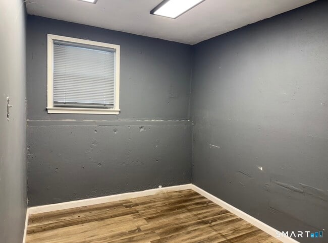 Building Photo - 143 Maple Ave