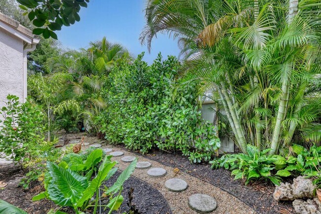 Building Photo - 2076 Cezanne Rd