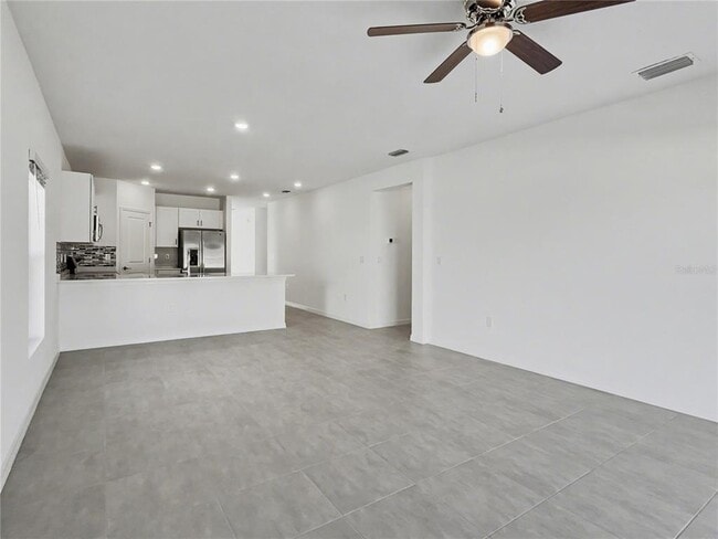 Building Photo - 1931 Rosewood Cir