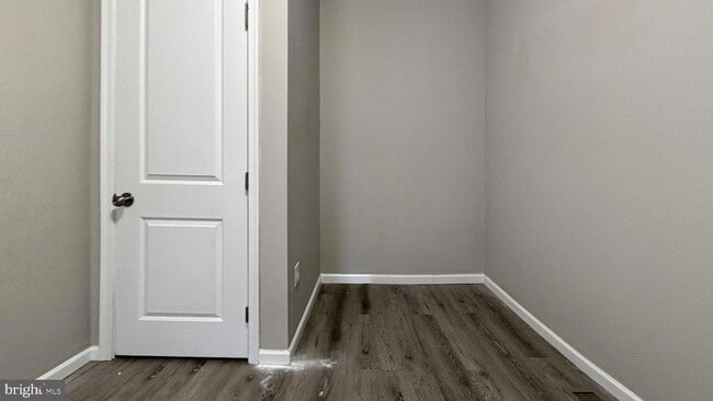 Building Photo - 141 N Peach St