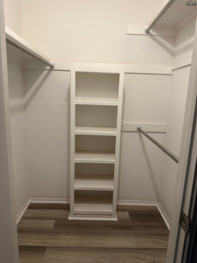 Building Photo - 2 Bayberry Ct