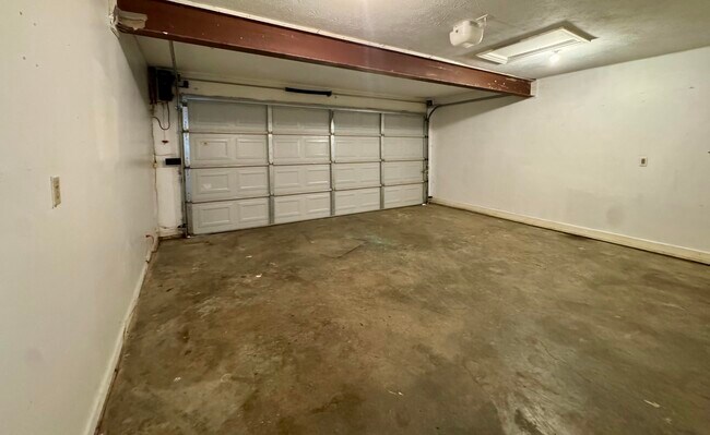 Building Photo - 344 Stonegate Way
