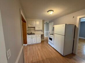 Building Photo - 114 E Squantum St