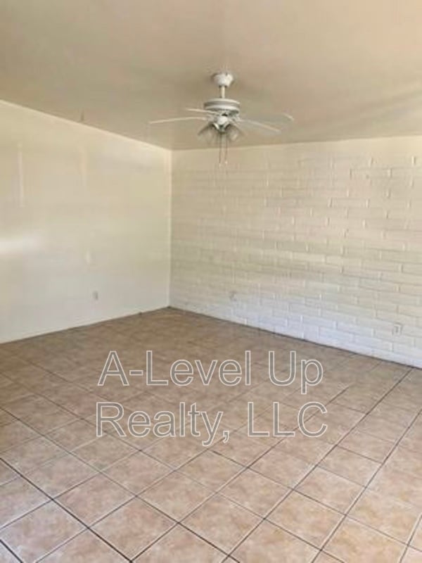 Building Photo - 316 E Elm St