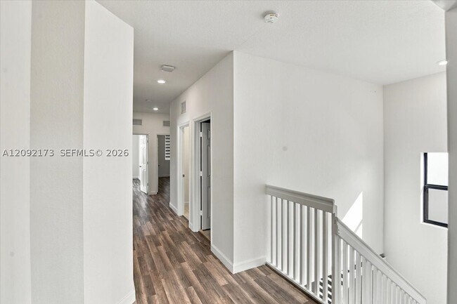 Building Photo - 336 NE 210th Way