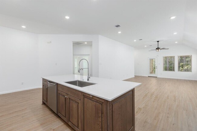Building Photo - 28809 Mount Bonnell Dr