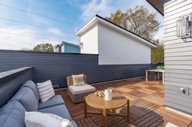 Building Photo - Luxurious New Construction 4BD, 4BA Downto...