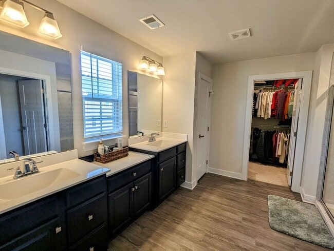 Building Photo - 3836 Knighton Cir