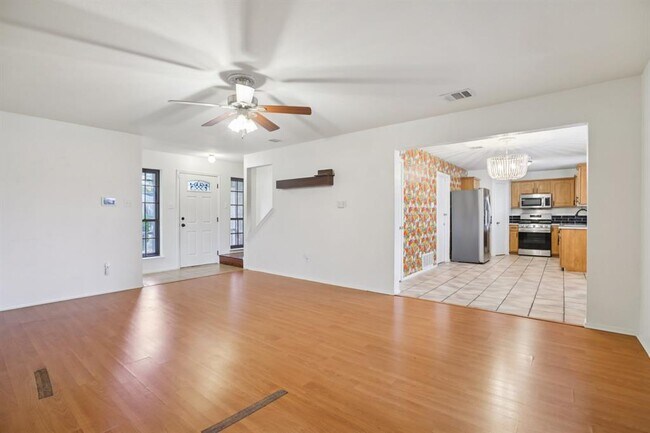 Building Photo - 1300 Tuxford Cove