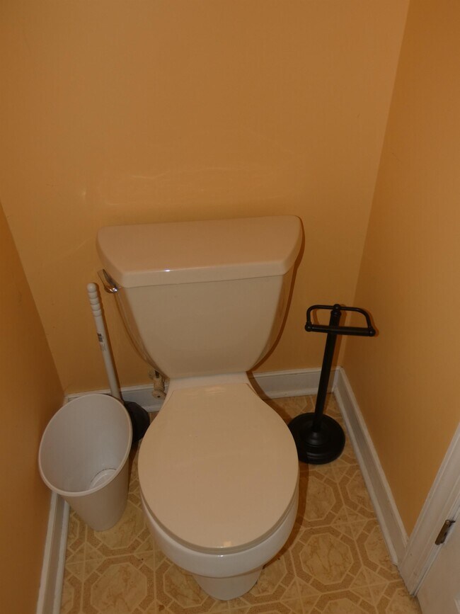 Building Photo - 10451 Edgehill Ln