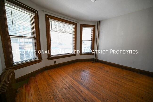 Building Photo - 405 W Main St