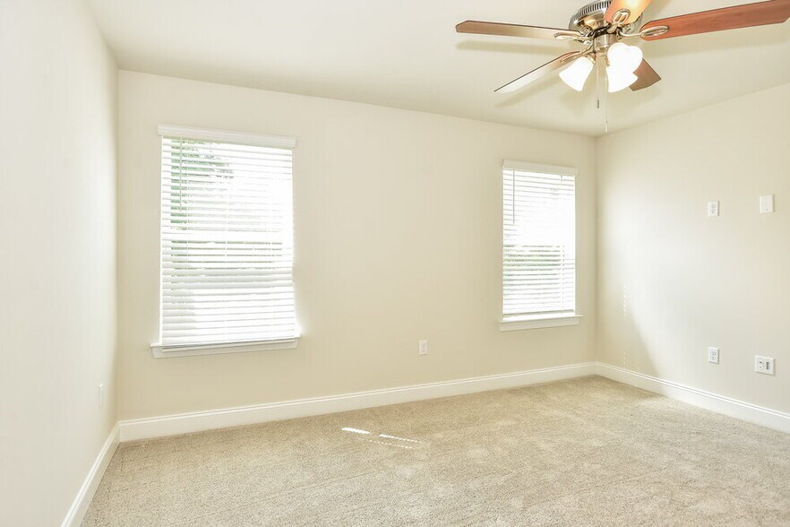 Building Photo - 1620 Denali Dr