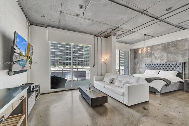 Building Photo - 444 NE 30th St