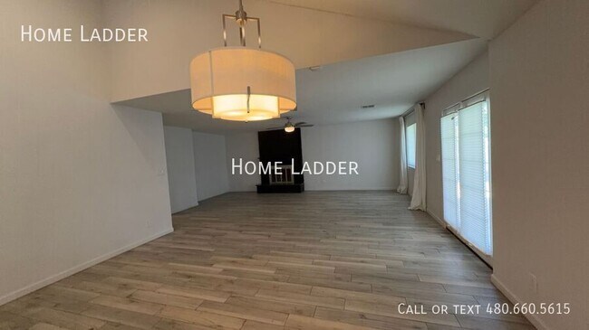 Building Photo - 4362 E Ludlow Dr