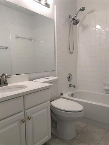 Building Photo - 9113 Couples Dr