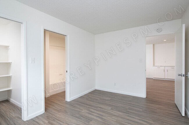 Building Photo - *OPEN HOUSE: 9/27 2-3PM* Gorgeous 2BR in H...