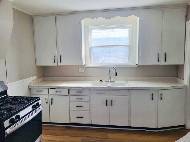 Building Photo - 721 Lyon St