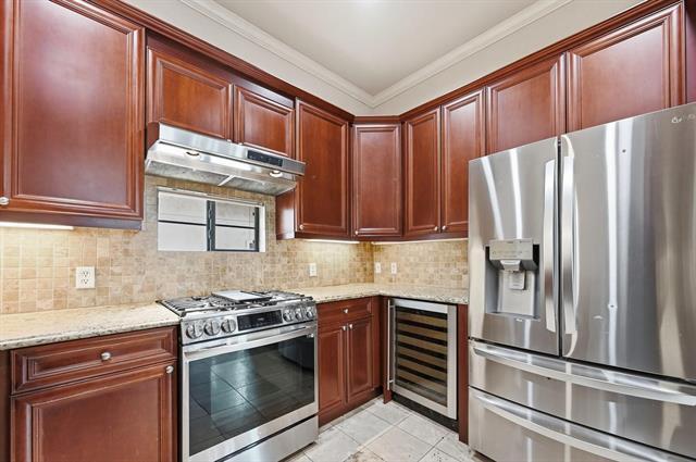 Building Photo - 1020 Pavillion St