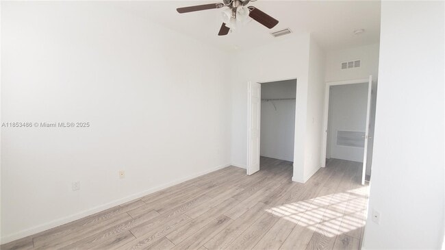 Building Photo - 265 Las Brisas Cir