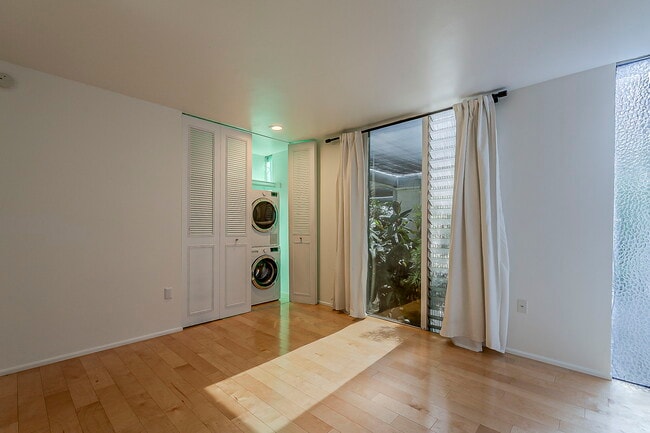 Building Photo - 4411 N 40th St