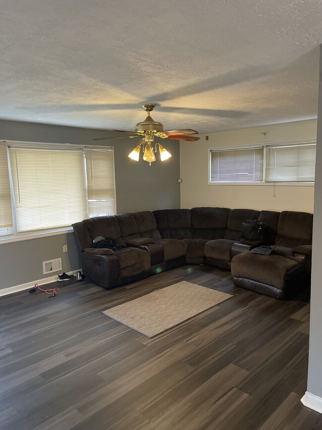 Living Room - 5536 Plainfield Ave