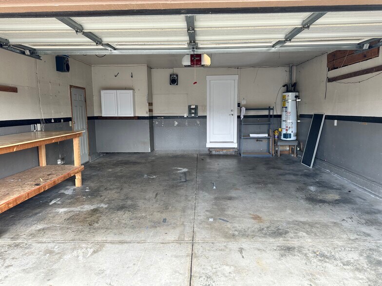 Garage - 4864 Chablis Ct
