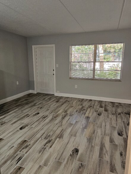 Building Photo - 720 7th Ave N
