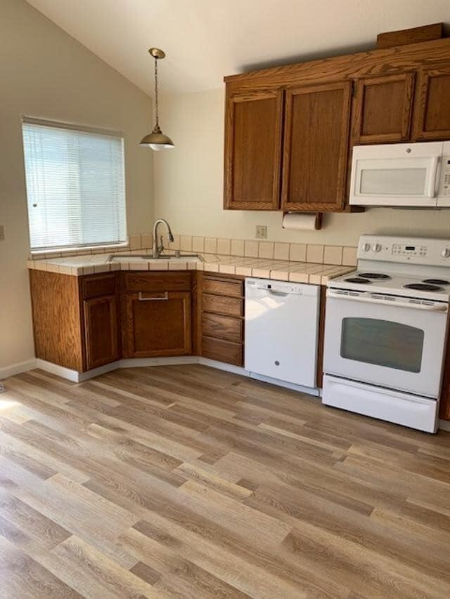 Building Photo - Morgan Hill Single Level Townhome