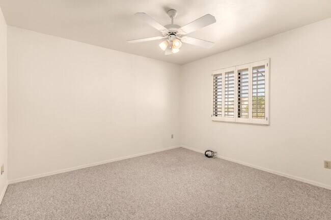 Building Photo - 7880 S Ave De Pina