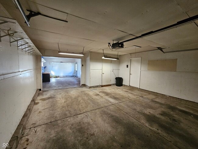 Building Photo - 3121 Shadow Brook Dr