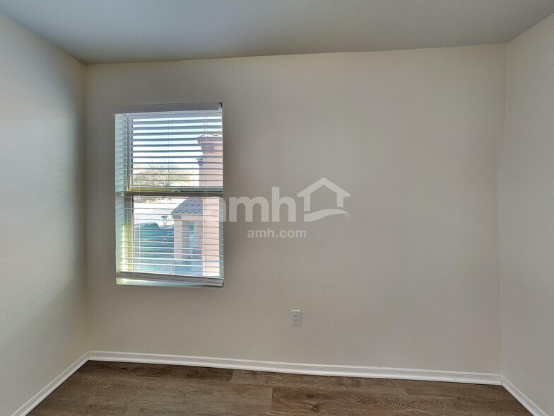 Building Photo - 1281 W Molinetto Dr