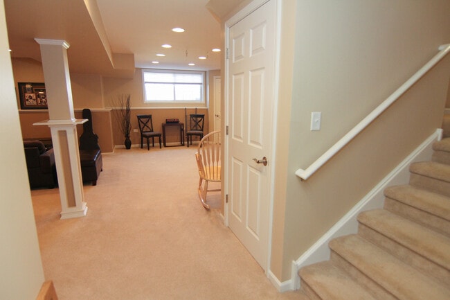 Building Photo - 2930 Glacier Way